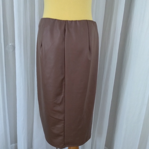 Ellie & Kate Brown Skirt Faux Leather Stretchy Size Medium - Picture 5 of 12